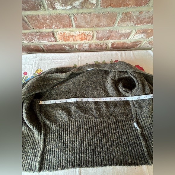 Zara V-Neck Button Cardigan Large - Picture 7 of 8